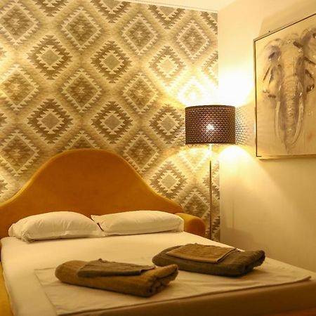 Colonial Touch Apartament Braşov Buitenkant foto