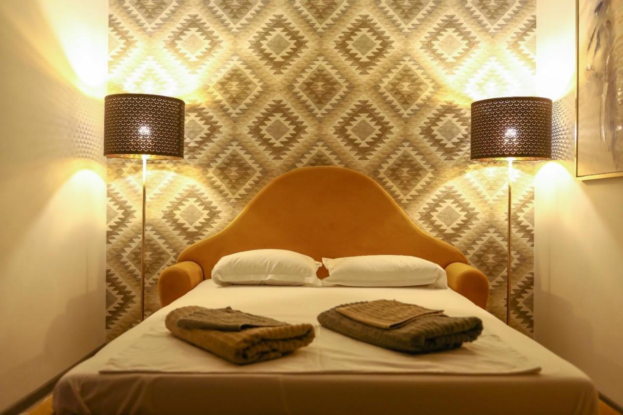 Colonial Touch Apartament Braşov Buitenkant foto