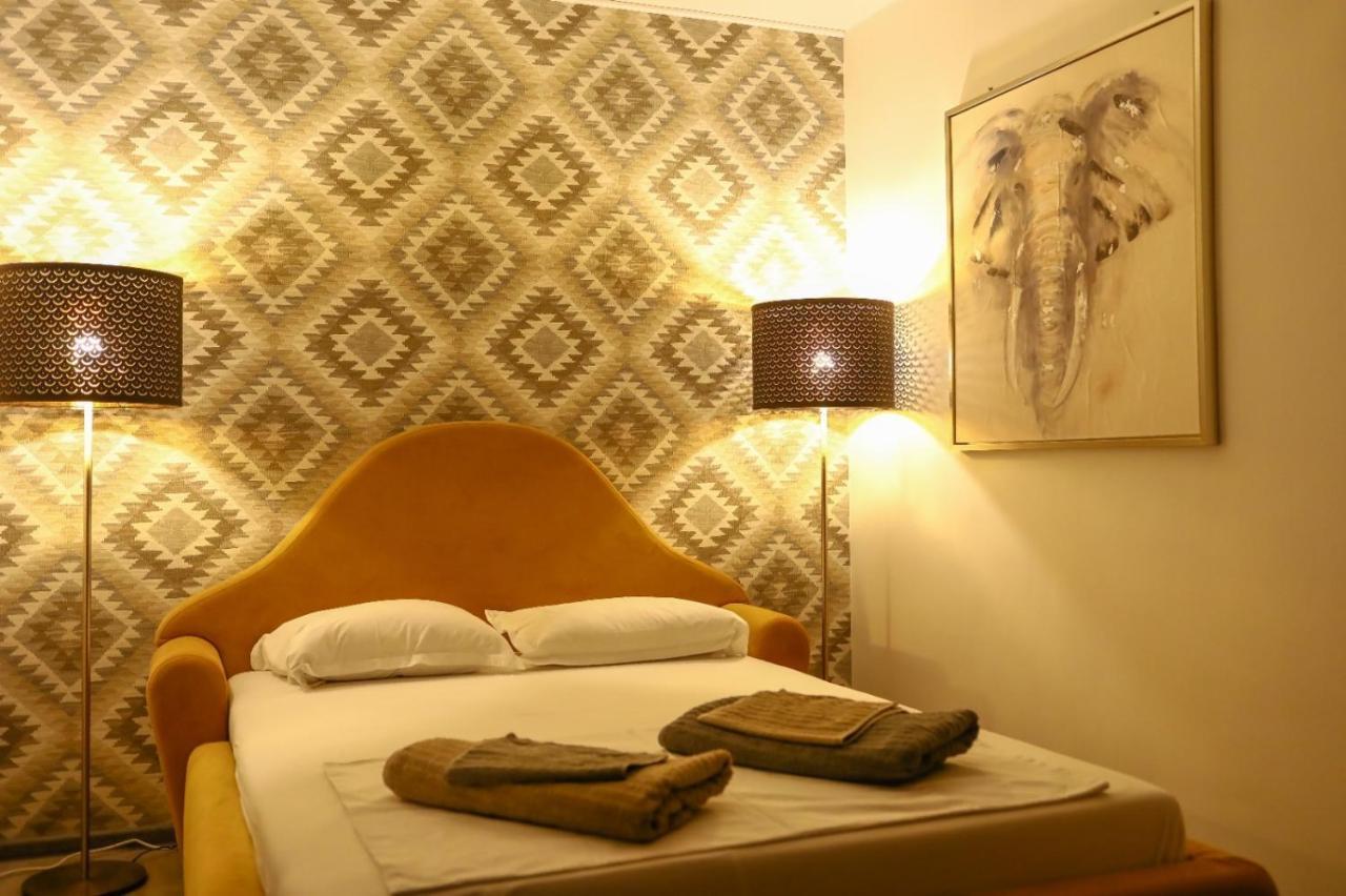 Colonial Touch Apartament Braşov Buitenkant foto