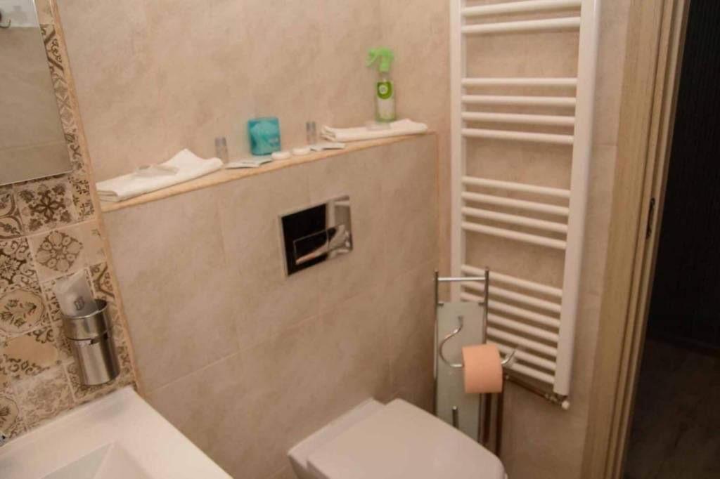 Colonial Touch Apartament Braşov Buitenkant foto