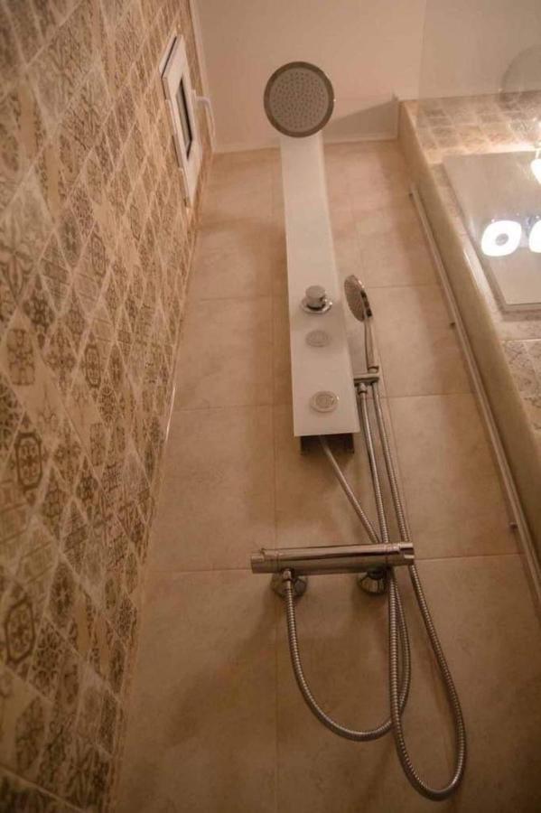 Colonial Touch Apartament Braşov Buitenkant foto
